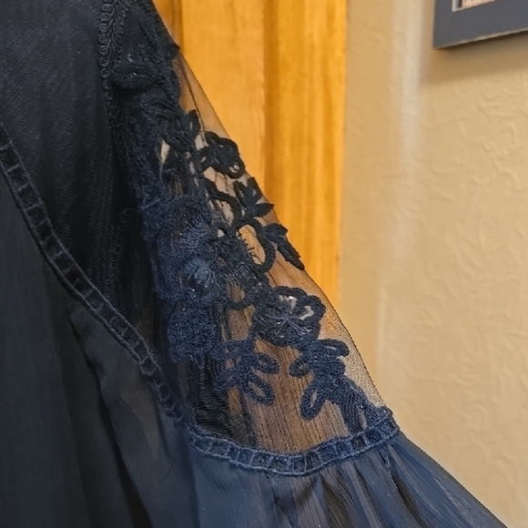 Hayden Elegant  Long Sleeve Black Lace Blouse M/L - Picture 6 of 6